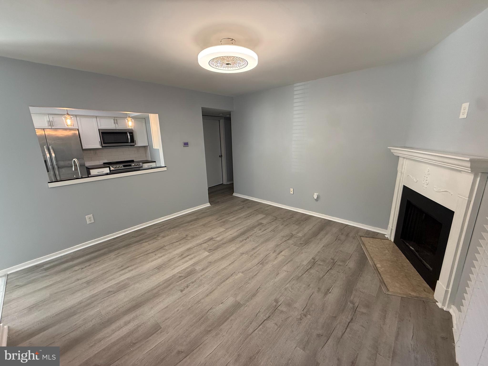 313 Gregorys Way Voorhees, NJ 08043 - Photo 11 of 24 Living Room
