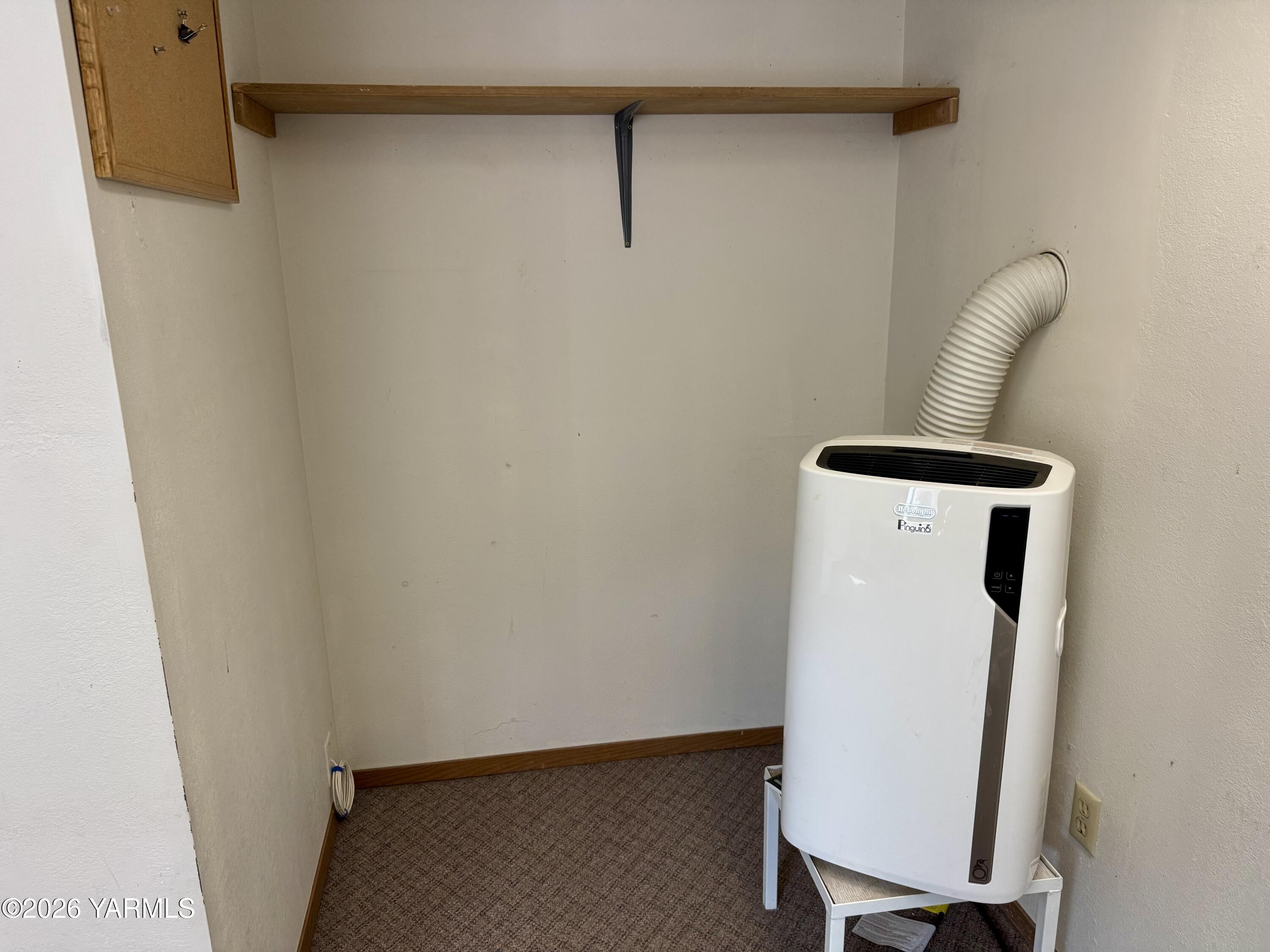 7801 Campbell Road, Unit 1 Toppenish, WA 98948 - Photo 22 of 46 a utility room with dryer and washer