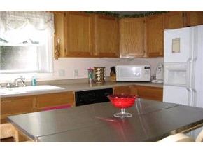 6 Short Street Merrimack, NH 03054 - Photo 3 of 5