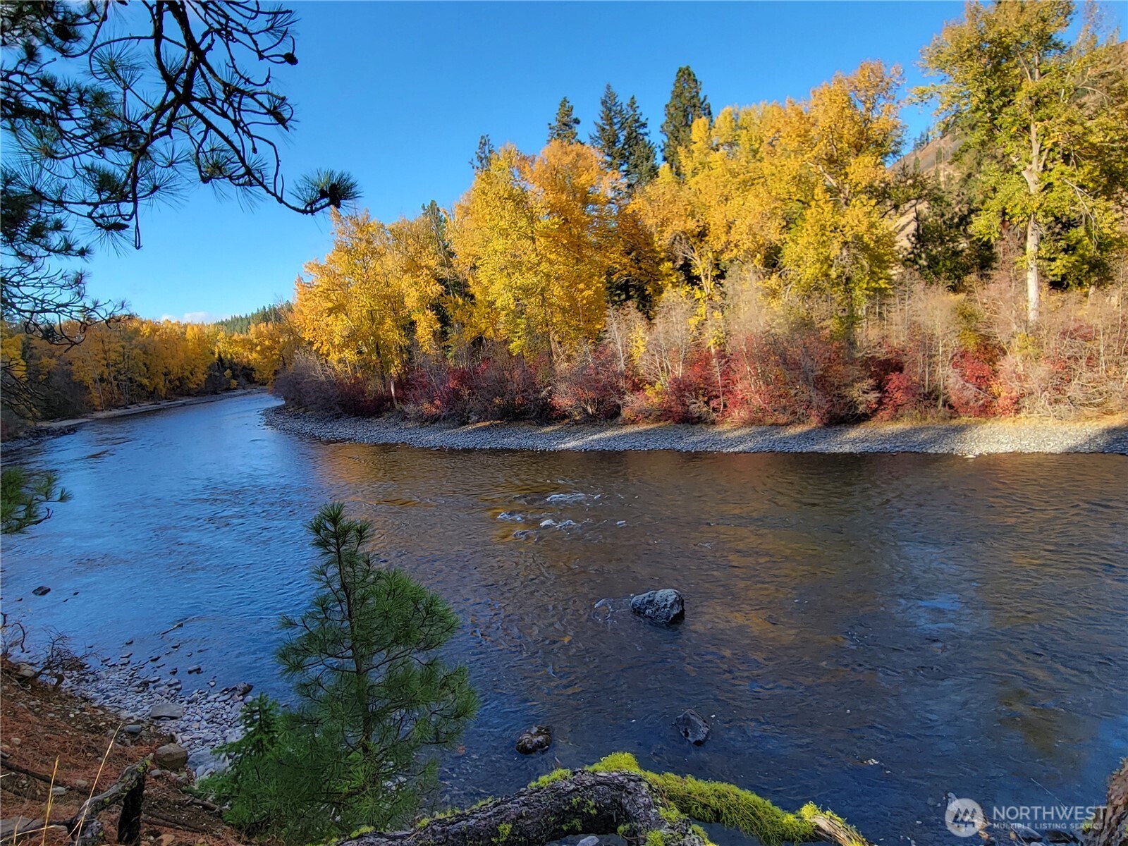 55 Highway 10 Cle Elum, WA 98922 - Photo 32 of 36 an aerial view of a house with a yard