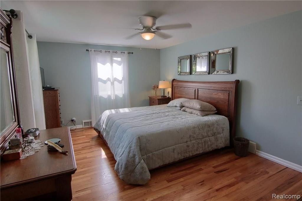 32326 Red Clover Road Farmington Hills, MI 48334 - Photo 20 of 30