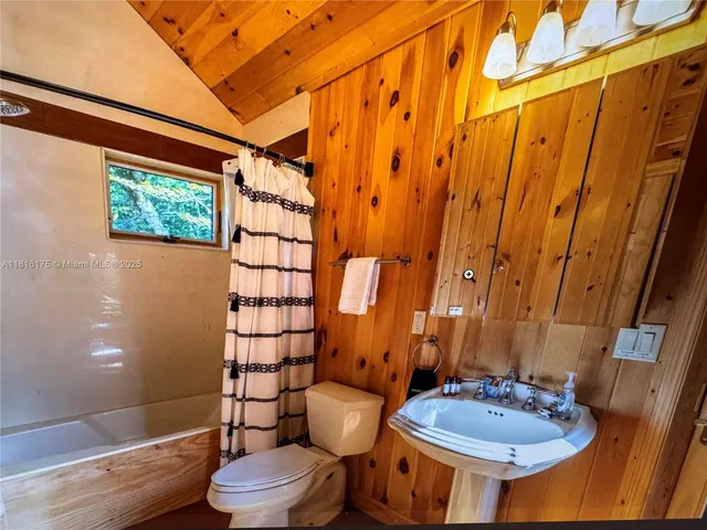 $1,995,000 | 200 Summit Lodge Road, Banner Elk, NC 28604