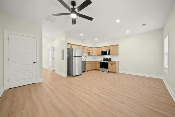 $1,825 | 320 South 7th Street, Unit C, Clarksville, TN 37040