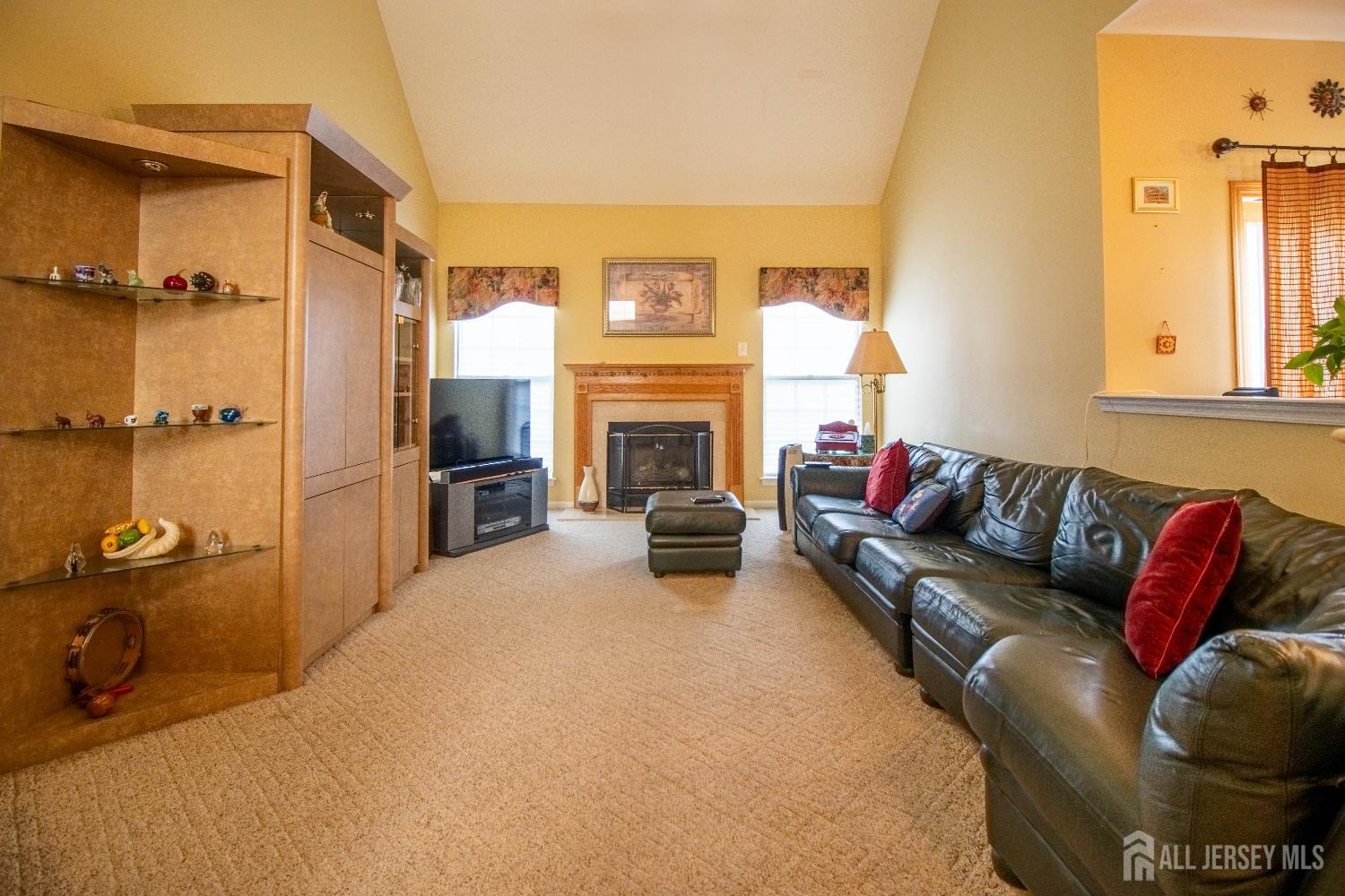 10 Sequoia Drive Dayton, NJ 08810 - Photo 13 of 35