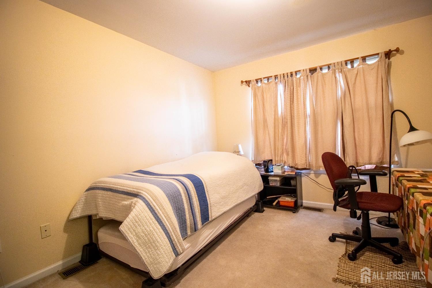 10 Sequoia Drive Dayton, NJ 08810 - Photo 17 of 35