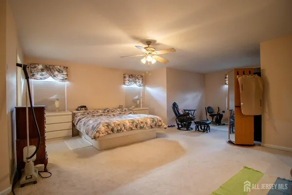 $950,000 | 10 Sequoia Drive, Dayton, NJ 08810