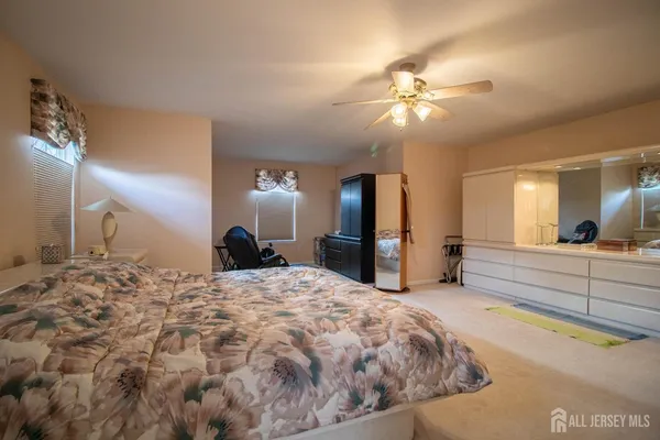 $950,000 | 10 Sequoia Drive, Dayton, NJ 08810