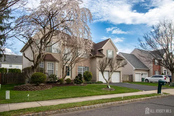 $950,000 | 10 Sequoia Drive, Dayton, NJ 08810