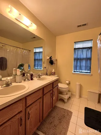 $950,000 | 10 Sequoia Drive, Dayton, NJ 08810