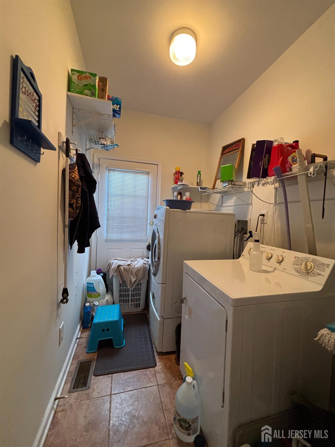 10 Sequoia Drive Dayton, NJ 08810 - Photo 26 of 35