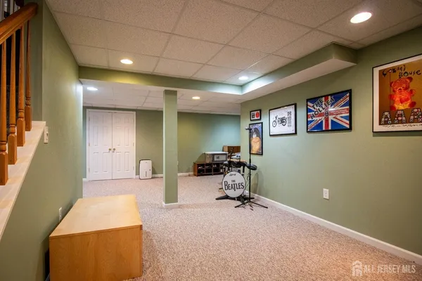 $950,000 | 10 Sequoia Drive, Dayton, NJ 08810