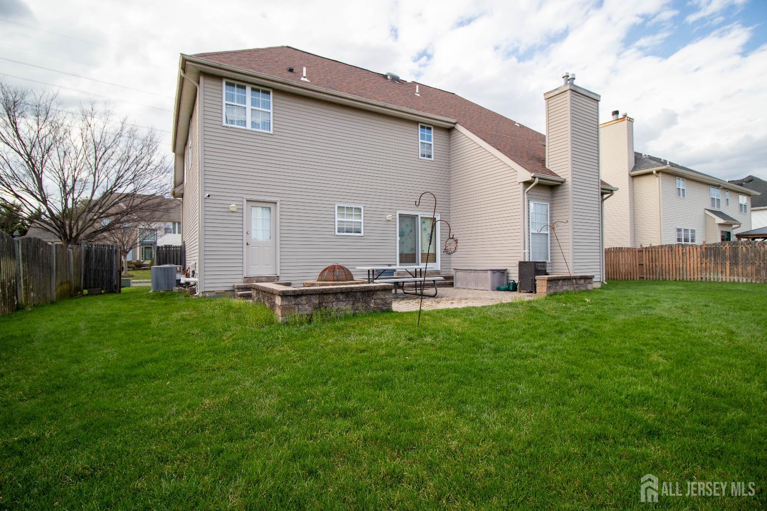 10 Sequoia Drive Dayton, NJ 08810 - Photo 32 of 35