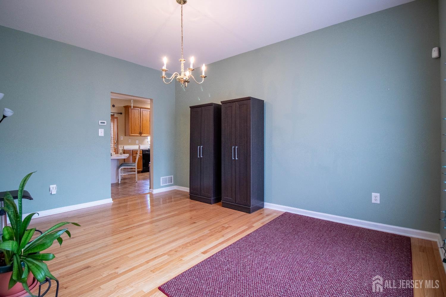 10 Sequoia Drive Dayton, NJ 08810 - Photo 7 of 35