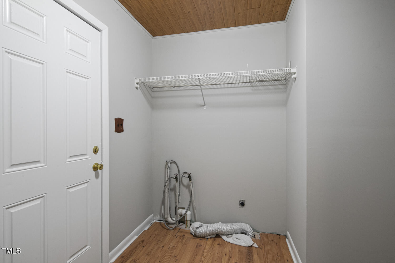 952 Glover Road Dunn, NC 28334 - Photo 16 of 31 a view of small space
