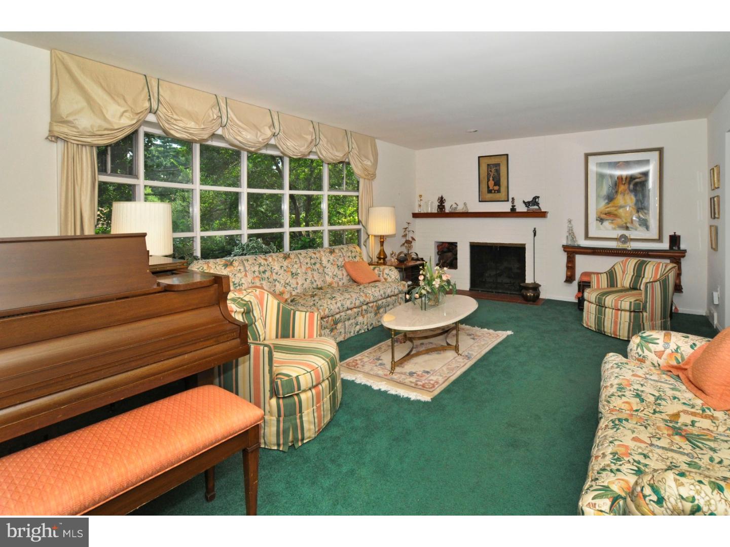 1016 Devon Road Rydal, PA 19046 - Photo 3 of 25 Living Room