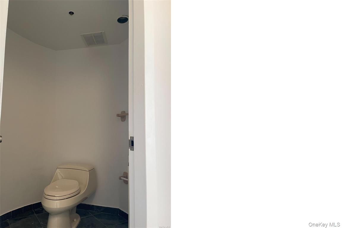 88 Cutter Mill Road, Unit 514 Great Neck, NY 11021 - Photo 22 of 23