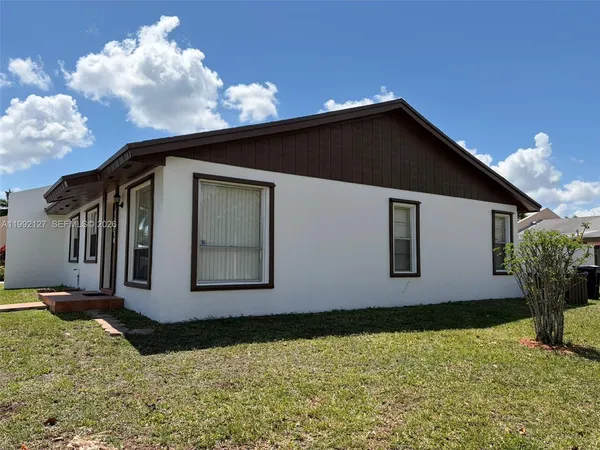 $2,950 | 11938 Southwest 122nd Court, Miami, FL 33186