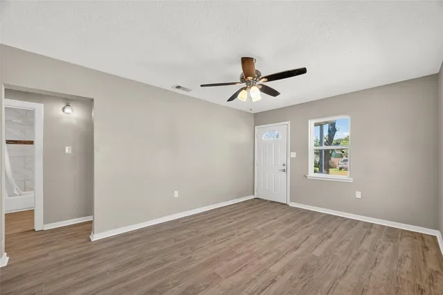 $1,450 | 2313 35th Avenue North, Texas City, TX 77590