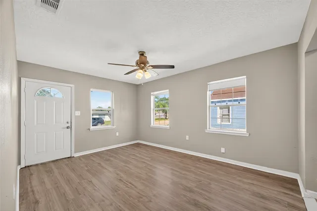 $1,450 | 2313 35th Avenue North, Texas City, TX 77590