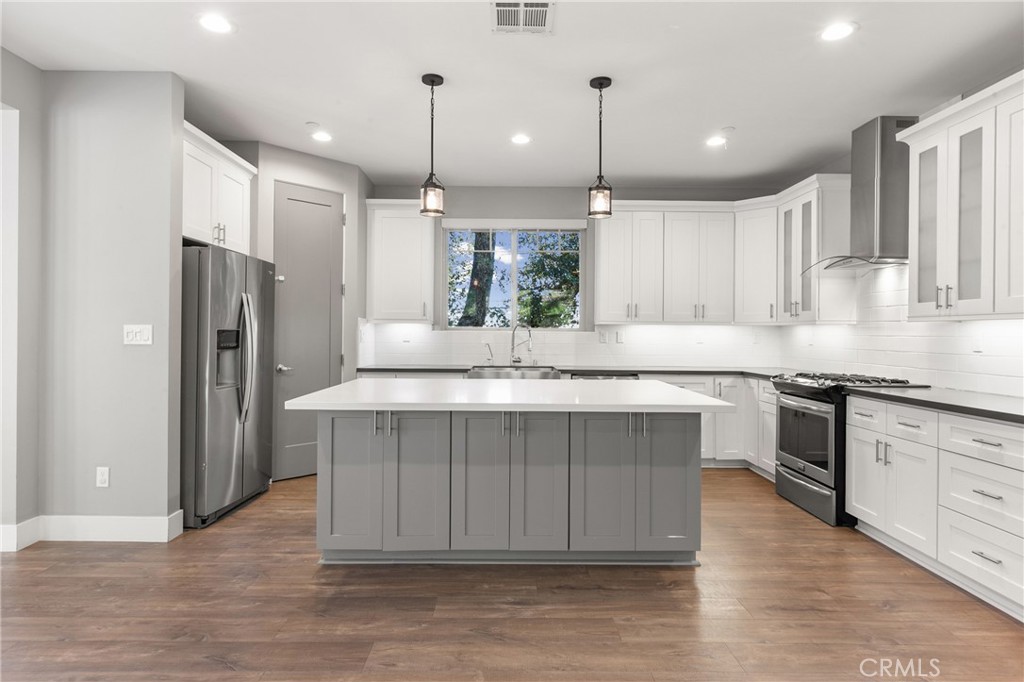 7080 Bella Vista Road Atascadero, CA 93422 - Photo 11 of 40 Center island