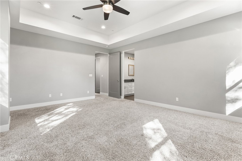 7080 Bella Vista Road Atascadero, CA 93422 - Photo 17 of 40 Primary bedroom.