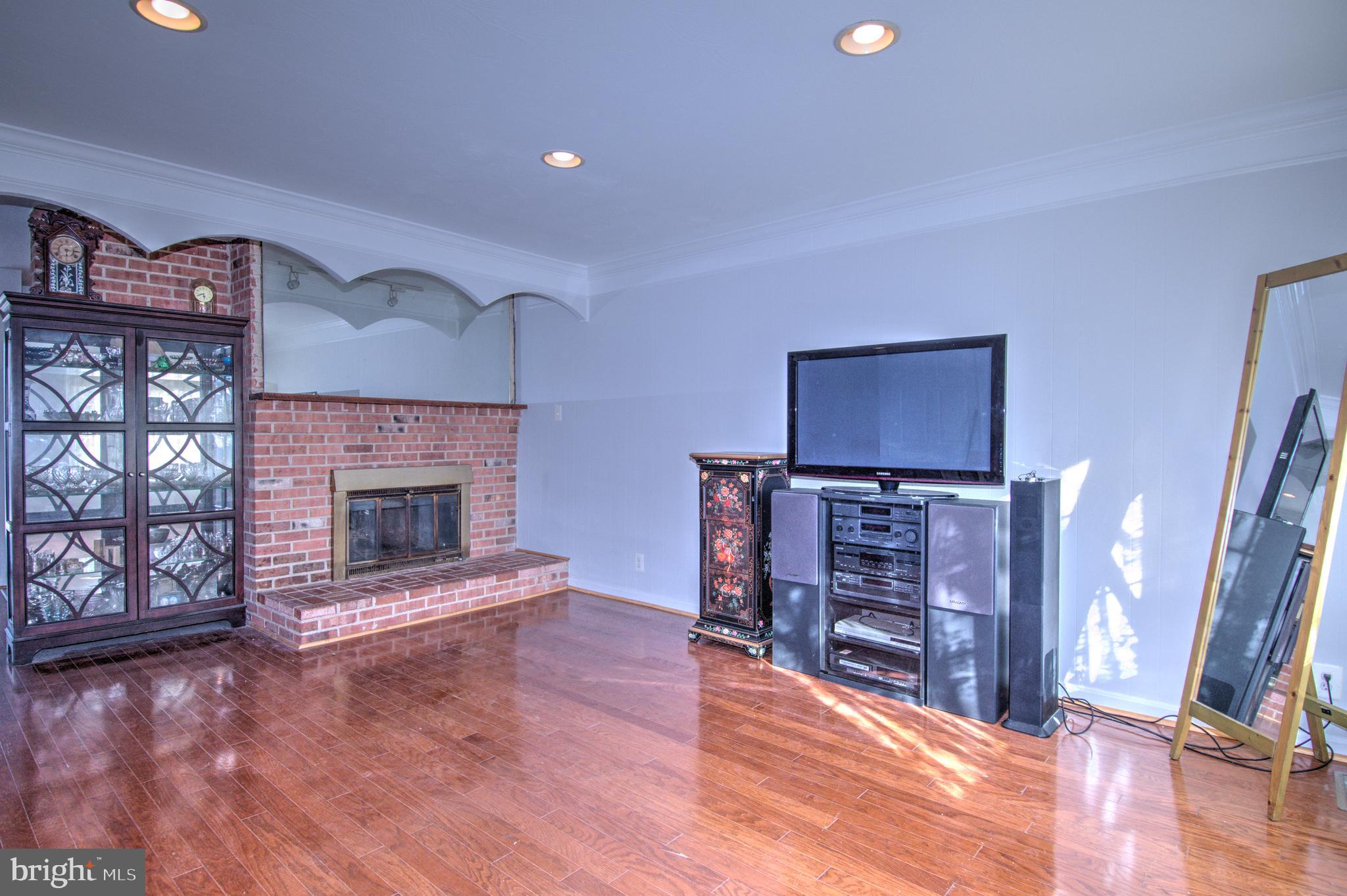 220 West Ash Road Sterling, VA 20164 - Photo 2 of 11 Gallery Image 2
