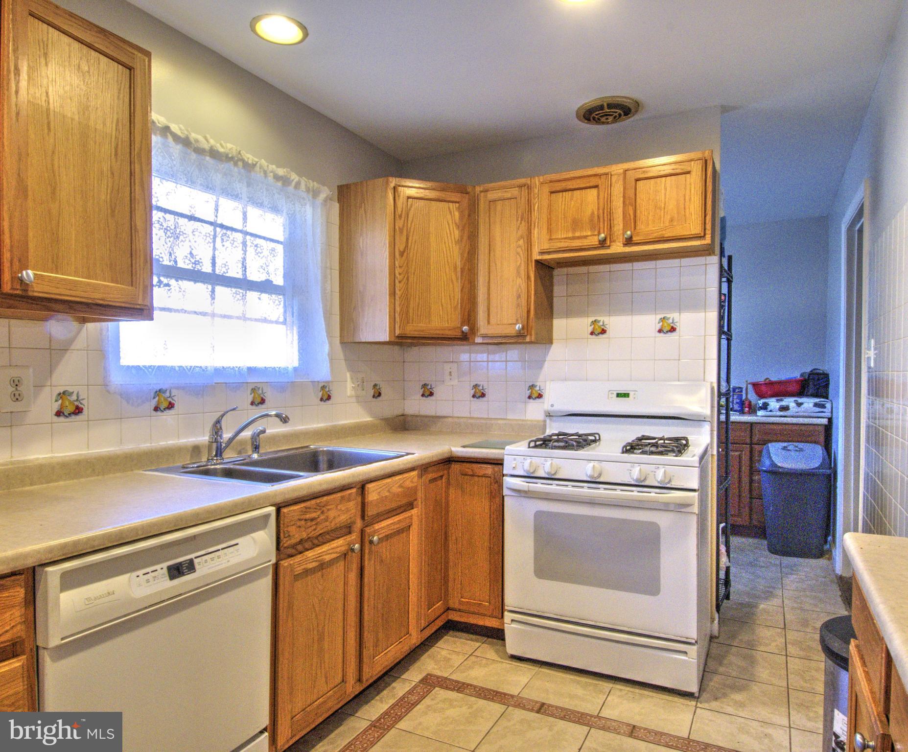 220 West Ash Road Sterling, VA 20164 - Photo 3 of 11 Gallery Image 3
