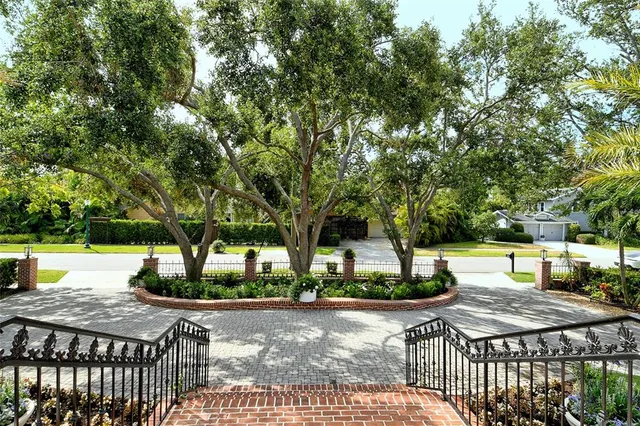 $7,499,000 | 1541 Bay Point Drive, Sarasota, FL 34239