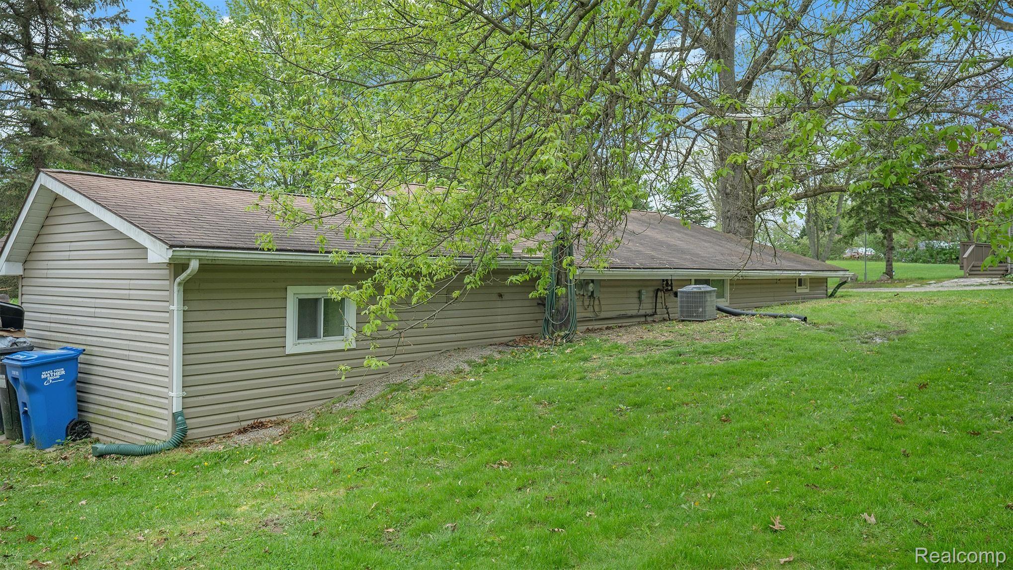 4160 Chilson Road Howell, MI 48843 - Photo 20 of 24 DSC00486.jpg