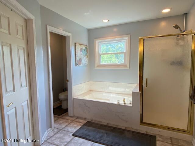 1256 Highview Church Road Bloomfield, KY 40008 - Photo 24 of 59 Jacuzzi tub & separate shower stall