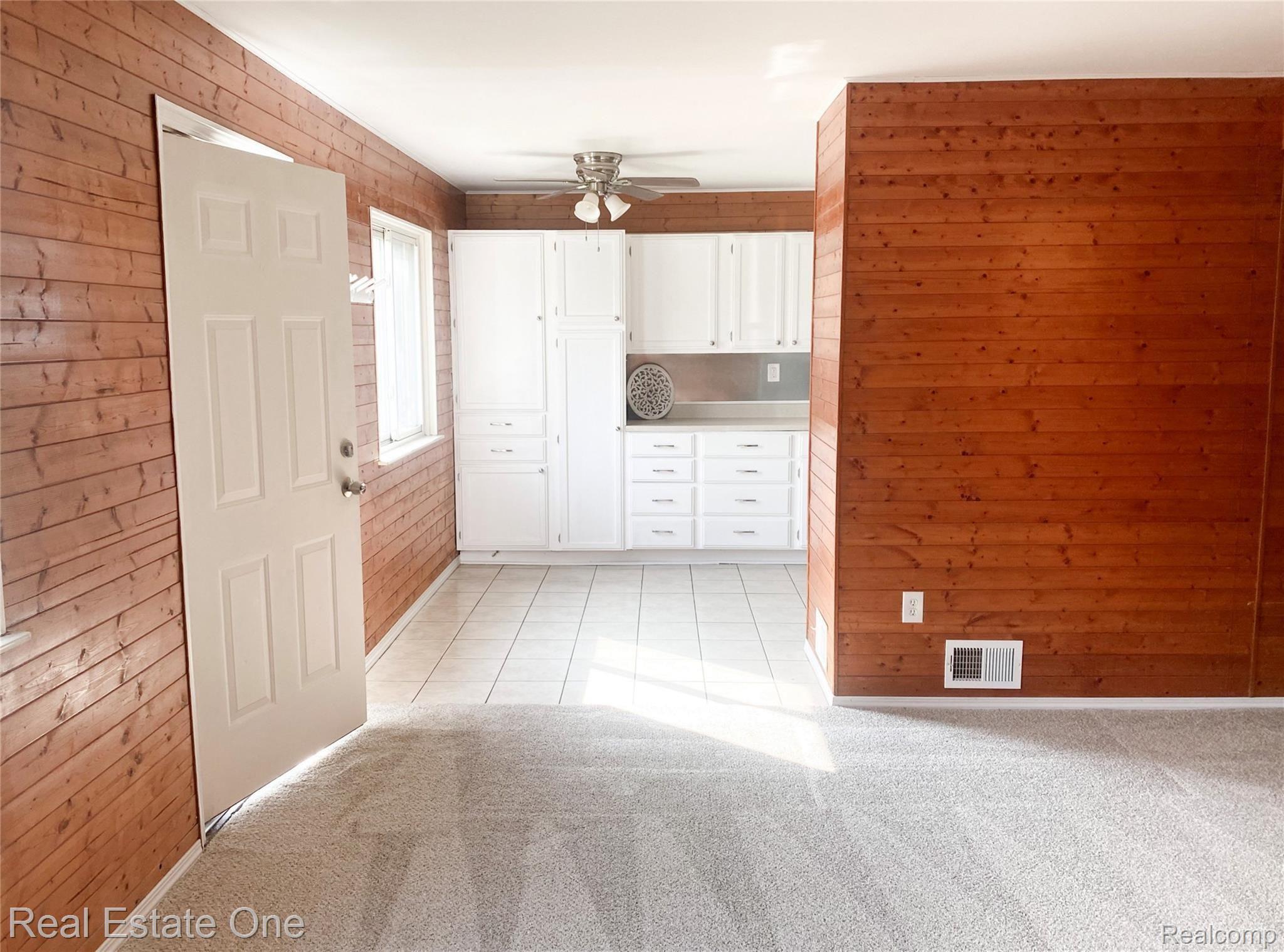 15274 Oldham Street Taylor, MI 48180 - Photo 7 of 18 7.jpg