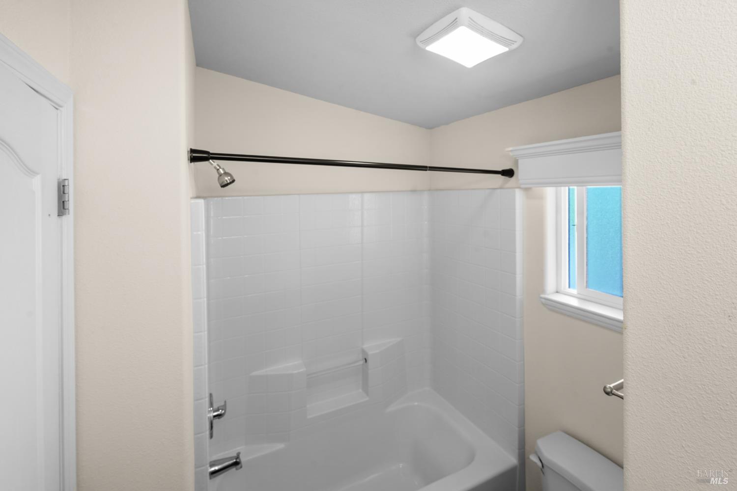 105 Redwing Drive Santa Rosa, CA 95409 - Photo 14 of 33 Bathroom 2/2
