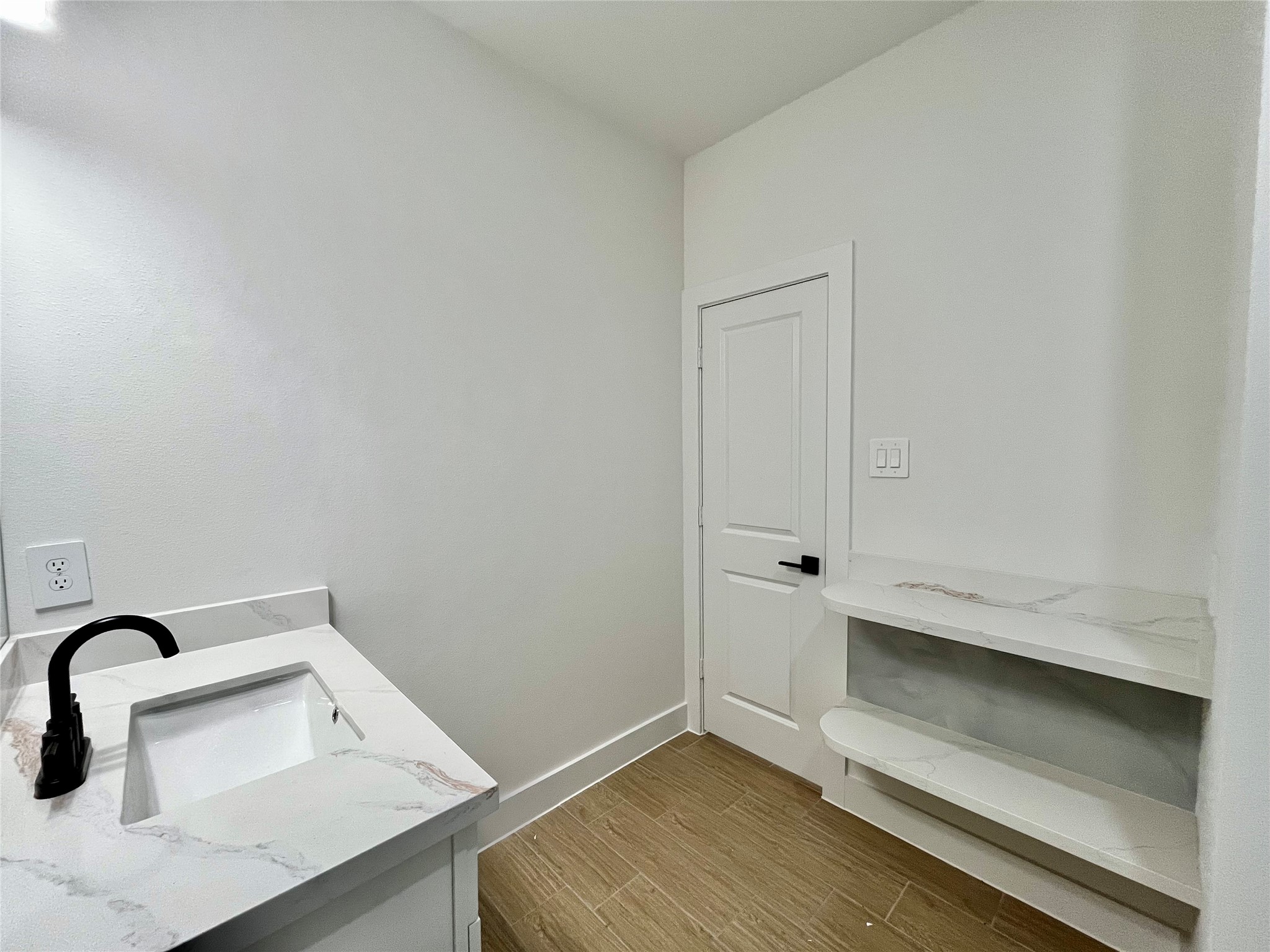 5710 Delmack Street, Unit B Houston, TX 77032 - Photo 25 of 30 2nd Bathroom