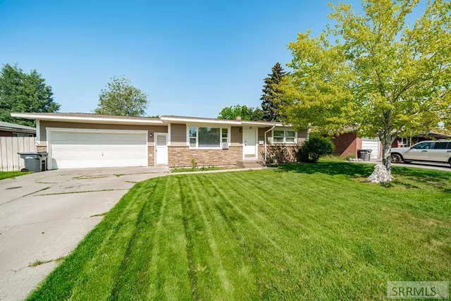 $359,900 | 1020 Koster Avenue, Idaho Falls, ID 83404