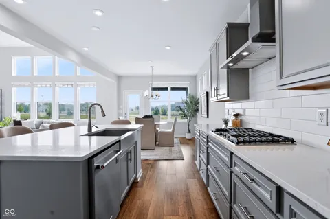 $825,000 | 5341 Peachtree Road, Zionsville, IN 46077