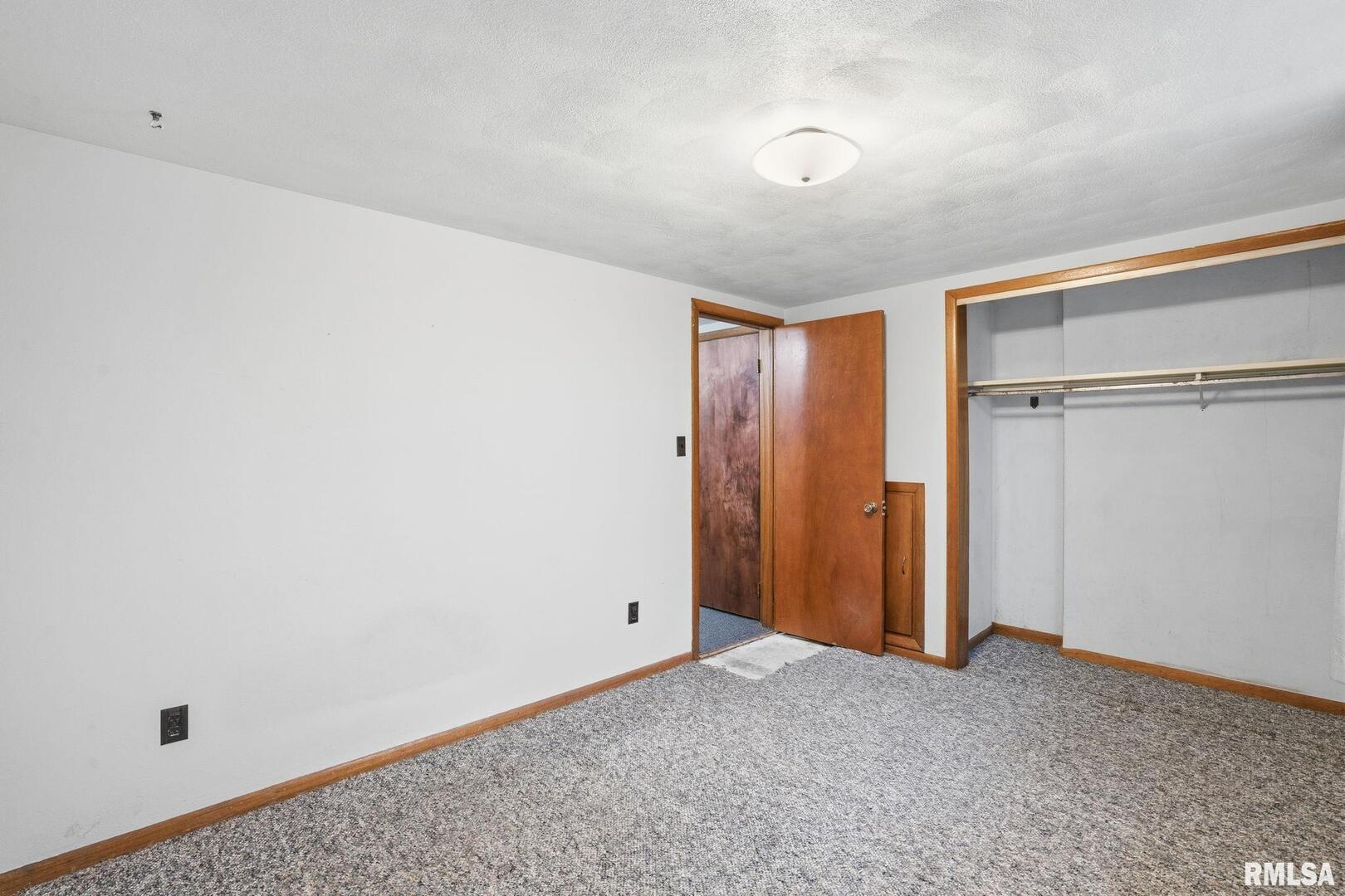 516 4th Street Buffalo, IA 52728 - Photo 20 of 26 a view of an empty room