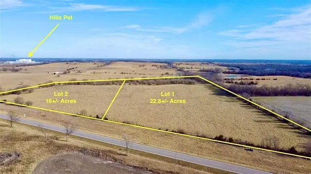$560,000 | Lot 2 Chieftain Road, Tonganoxie, KS 66086