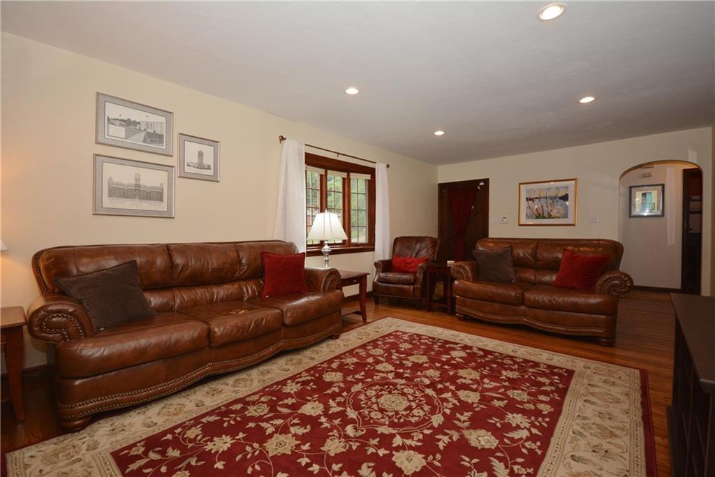 3233 Apache Road Bethel Park, PA 15241 - Photo 3 of 24 Gallery Image 3