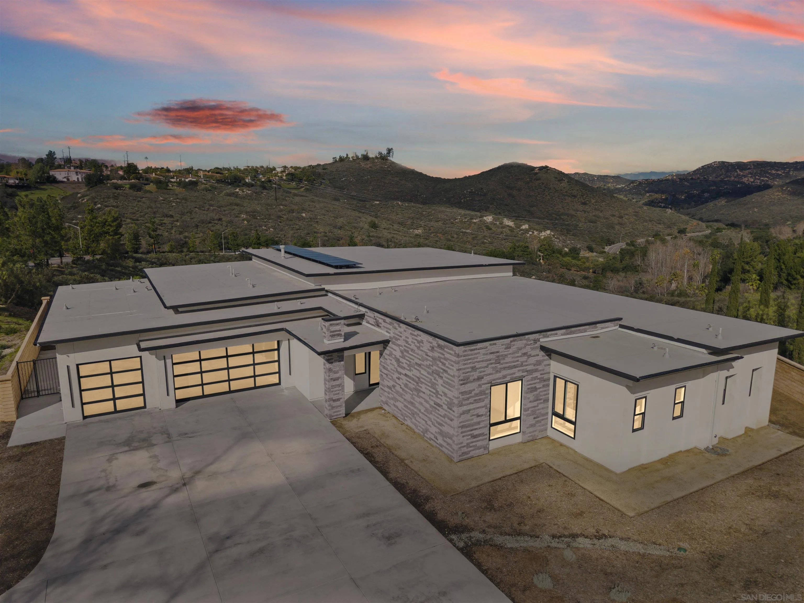 16925 Old Coach Road Poway, CA 92064 - Photo 2 of 53