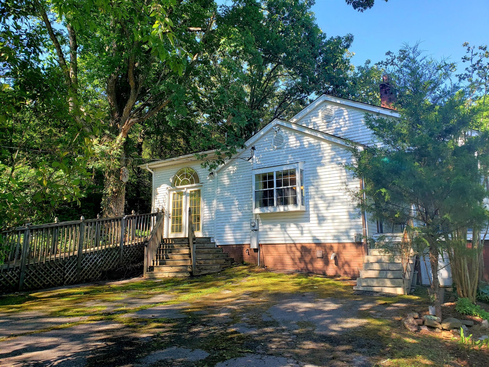 816 Deaderick Road Knoxville, TN 37920 - Photo 2 of 40 Gallery Image 2