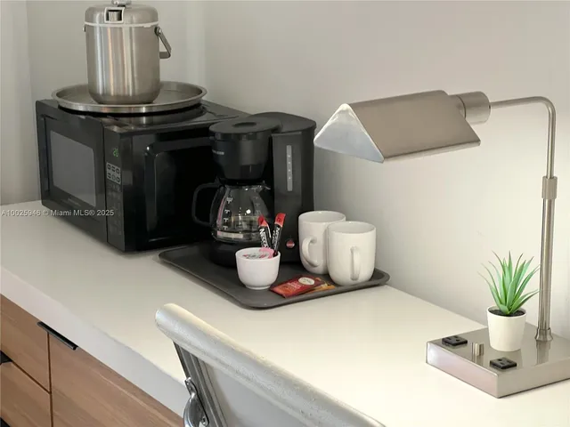 $5,500 | 2602 East Hallandale Beach Boulevard, Unit 1605, Hallandale Beach, FL 33009