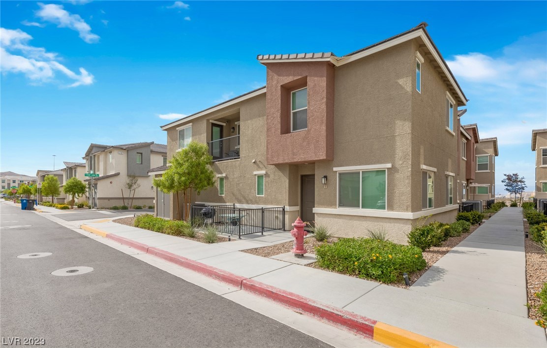 12108 Frost Lime Road, Unit 3 Las Vegas, NV 89183 - Photo 4 of 35 Gallery Image 4