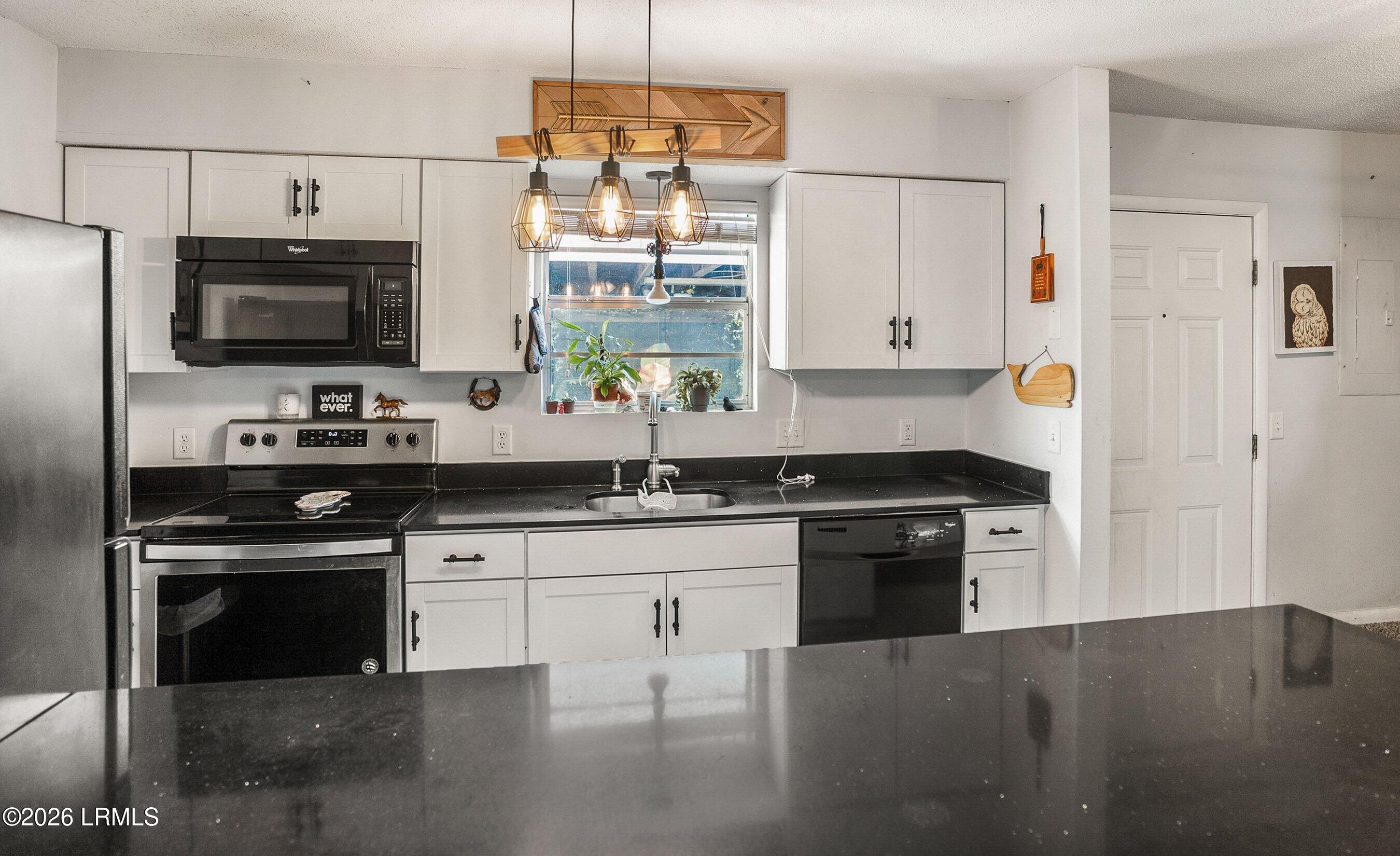 900 State Rd S-7-297, Unit B2 Beaufort, SC 29902 - Photo 8 of 27 BR20