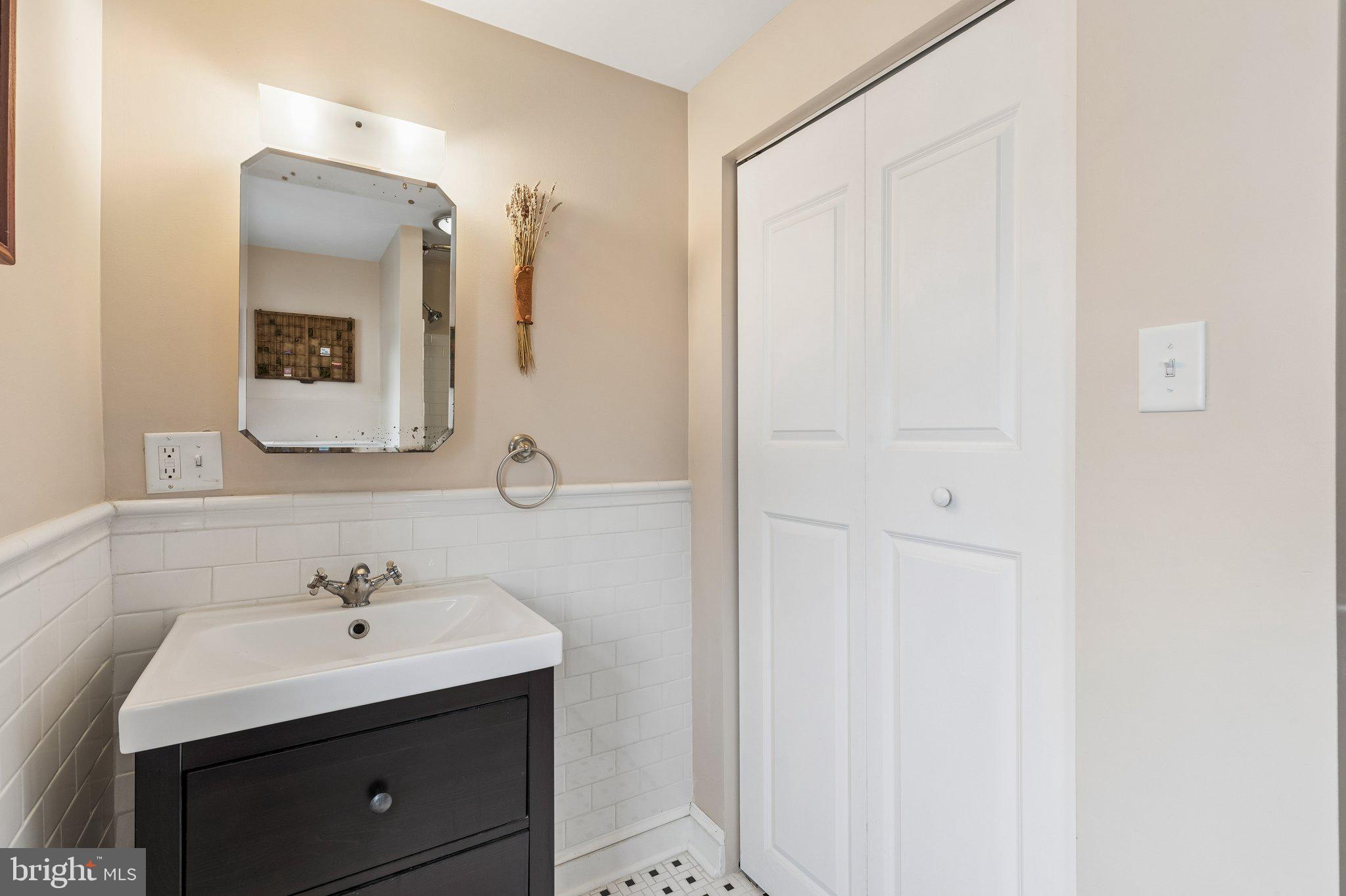 403 Tasker Street Philadelphia, PA 19148 - Photo 16 of 29 Bathroom