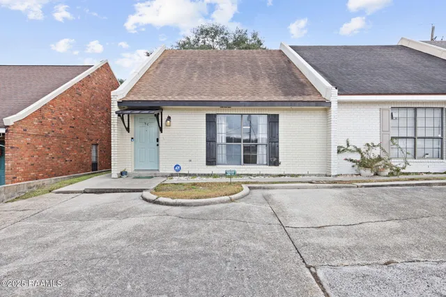$139,000 | 4844 Interstate 49 Frontage Road, Unit 5C, Opelousas, LA 70570