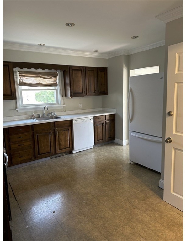 22 Roundy Street, Unit 2 Beverly, MA 01915 - Photo 3 of 14