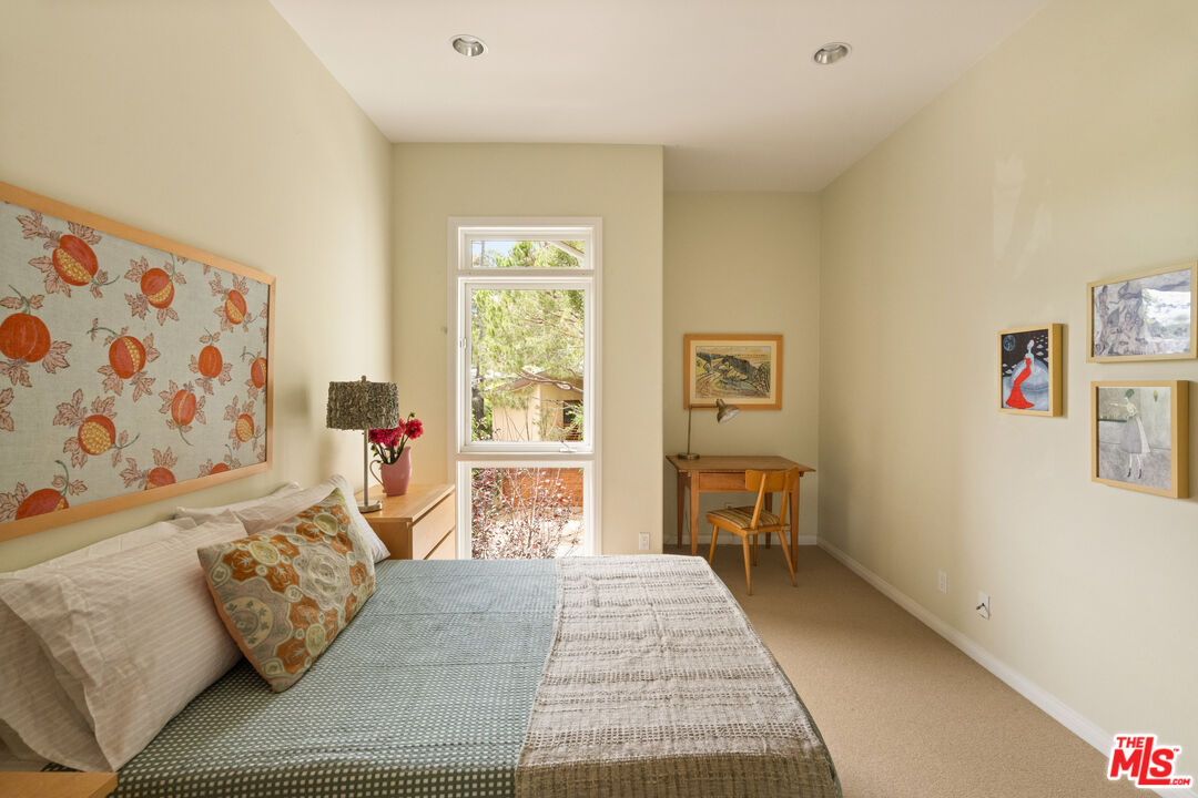 454 Sycamore Road Santa Monica, CA 90402 - Photo 24 of 32
