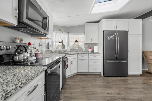 $225,000 | 73 Riverledge Drive, Goffstown, NH 03045