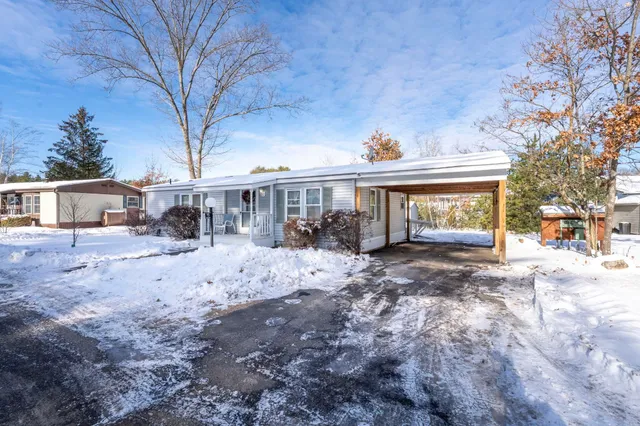 $225,000 | 73 Riverledge Drive, Goffstown, NH 03045