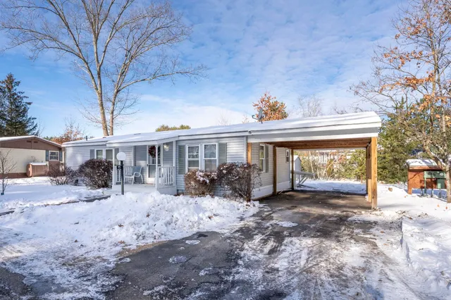 $225,000 | 73 Riverledge Drive, Goffstown, NH 03045